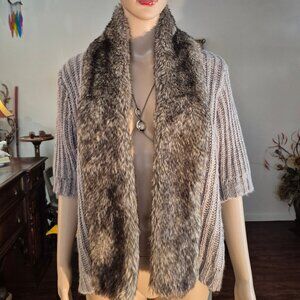 "ZARA" open front sweater. Fur collar. size Med..short sleeve NICE...